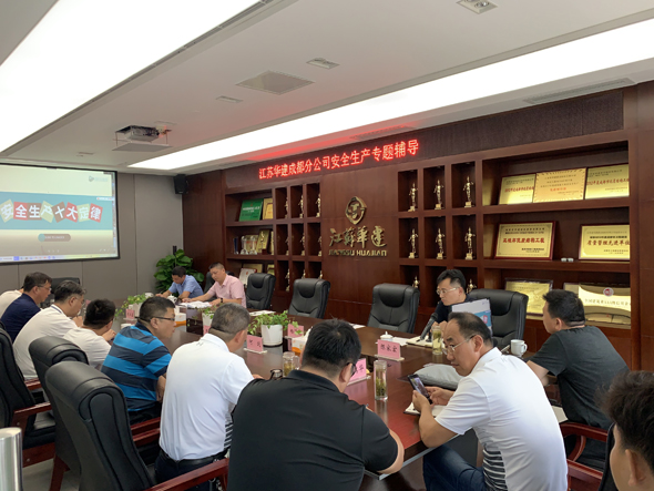 1625824181.jpg 1、輔導(dǎo)現(xiàn)場.jpg